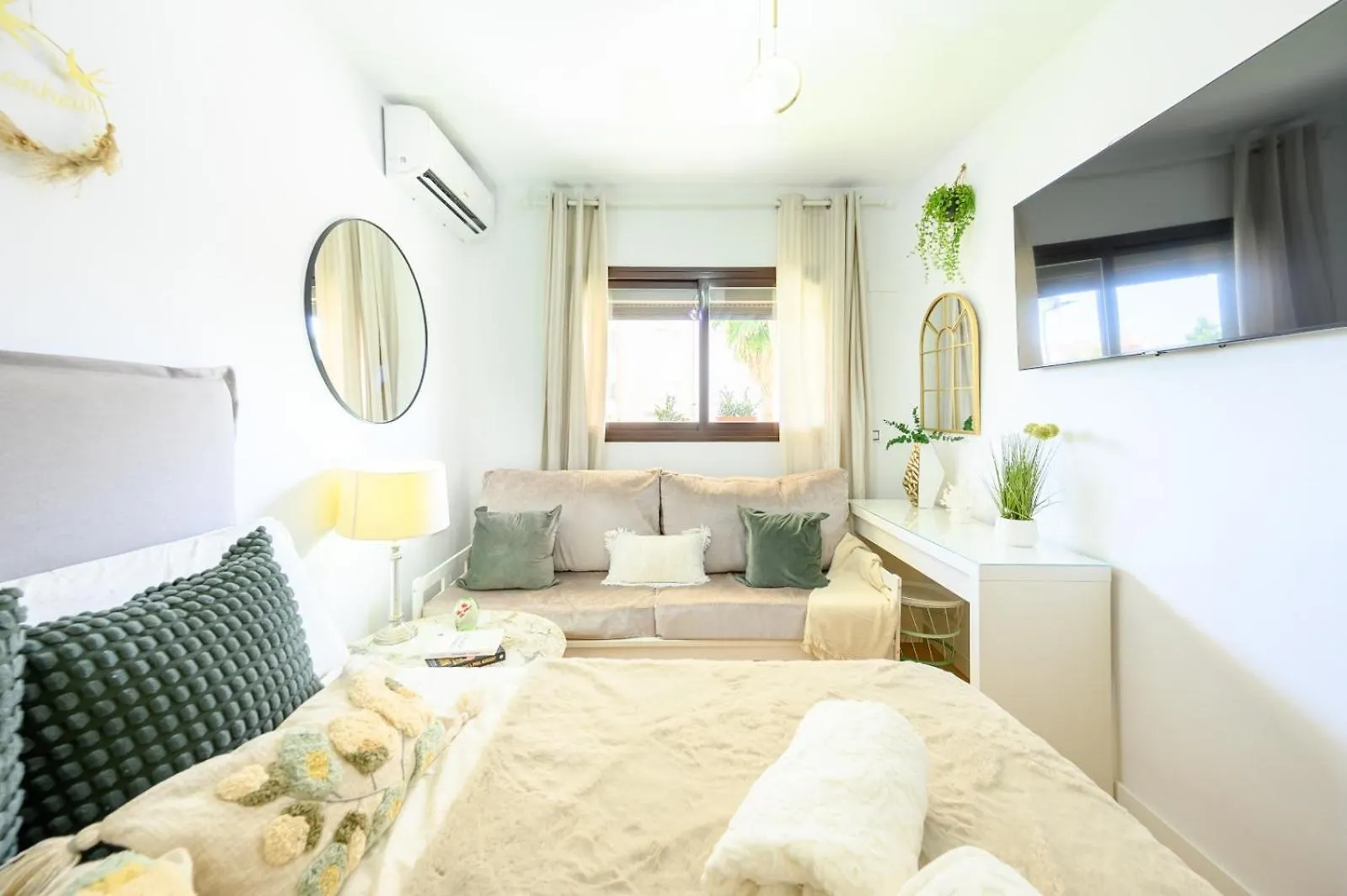 Estudio Con Parking Teatinos Malaga Living 0*,